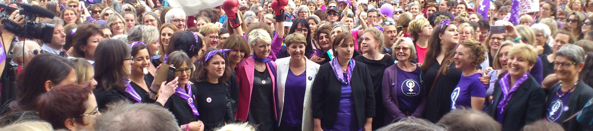 Frauenstreik mit Nationalratspräsidentin